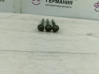 болт Mercedes-Benz C-Класс W205/S205/C205 2014, 2.0 л., M 274.920, бензин, АКПП, белый, седан, задний привод, правый руль, N910143008011