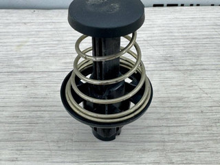 отбойник капота Mercedes-Benz C-Класс W205/S205/C205 2014, 2.0 л., M 274.920, бензин, АКПП, белый, седан, задний привод, правый руль, A2058800027