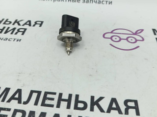 датчик давления топлива Mercedes-Benz C-Класс W205/S205/C205 2014, 2.0 л., M 274.920, бензин, АКПП, белый, седан, задний привод, правый руль, A2781530728, 0261545102