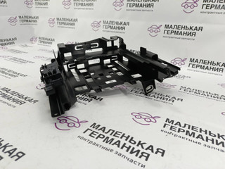 кронштейн блока управления BMW 5 серия G30/G31 G31 2017, 2.0 л., B48 B20 B, бензин, АКПП, alpinweiss 3 (300), универсал, правый руль, 12908605530, 8605530, 12518637797