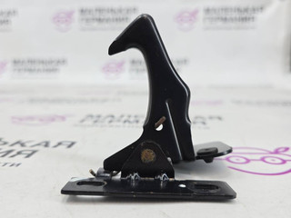 захватный крюк капота BMW Z4 E85 2004, 3.0 л., M54 B30 (306S3), бензин, робот, titansilber metallic (354), кабриолет, правый руль, 51237047170, 7047170
