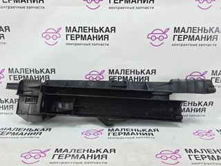 кронштейн радиатора BMW X5 E70 [рестайлинг] 2011, 3.0 л., N55 B30 A, бензин, АКПП, белый, правый руль, 17118572189, 7799762, 17117799762, 7799762, 8572189
