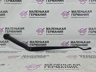 щеткодержатель (поводок стеклоочистителя, дворник) BMW X5 M F85 2016, 4.4 л., S63 B44 B, бензин, АКПП, donington grau (c28), полный привод, 61617304069, 7304069
