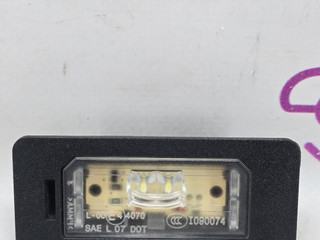подсветка номера BMW X5 F15 2013, 3.0 л., N57 D30 A, дизель, АКПП, mineralweiss metallic (a96), внедорожник 5 дв., полный привод, правый руль, 63267193293, 7193293