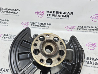 кулак поворотный правый Mercedes-Benz A-Класс W176 2013, 2.0 л., M 270.920, бензин, робот, серый, хетчбэк 5 дв., передний привод, правый руль, A1764210420, A1763320600
