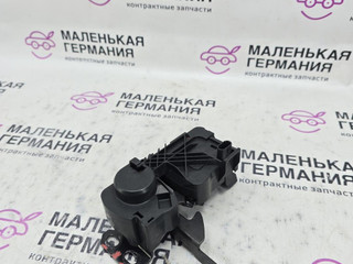замок капота Mercedes-Benz A-Класс W176 2013, 2.0 л., M 270.920, бензин, робот, серый, хетчбэк 5 дв., передний привод, правый руль, A2468700558