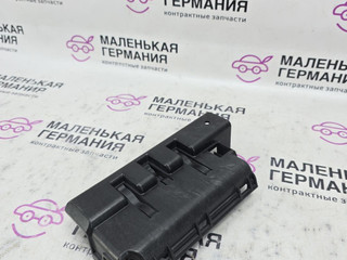 крышка аккумулятора Mercedes-Benz A-Класс W176 2013, 2.0 л., M 270.920, бензин, робот, серый, хетчбэк 5 дв., передний привод, правый руль, A2465410405