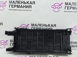 крышка блока предохранителей Mercedes-Benz A-Класс W176 2013, 2.0 л., M 270.920, бензин, робот, серый, хетчбэк 5 дв., передний привод, правый руль, A2465451440, A2465400140