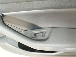 кнопка стеклоподъемника двери задней правой Volkswagen Passat B8 2015, 1.8 л., CJSA, бензин, робот, 2t/c9x чёрный перламутр, седан, правый руль, 5G0959855J