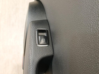 кнопка стеклоподъемника двери задней правой Mercedes-Benz C-Класс W204 [рестайлинг] W204.048 2012, 1.8 л., M 271.860, бензин, АКПП, 149 белый, седан, задний привод, правый руль, A2049055502