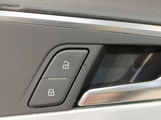 Кнопка блокировки двери Audi A4 B9 2017, 2.0 л., CVKB, бензин, АКПП, 2y/s9r белый металлик, седан, передний привод, правый руль, 8W2962108B