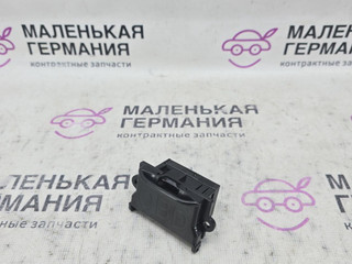 диагностический разъем Mercedes-Benz C-Класс W204 [рестайлинг] W204.048 2012, 1.8 л., M 271.860, бензин, АКПП, 149 белый, седан, задний привод, правый руль, A2025405981, A2025402373