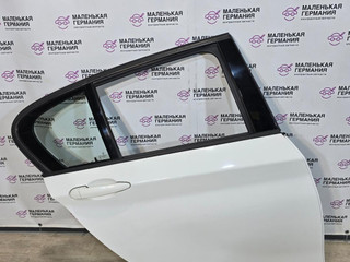 дверь задняя правая BMW 1 серия F20/F21 F20 2013, 3.0 л., N55 B30 A, бензин, АКПП, 300, u300 — alpinweiss iii, хетчбэк 5 дв., задний привод, правый руль, 41527284516, 7284516