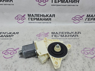 моторчик стеклоподъемника задний правый Mercedes-Benz C-Класс W204 [рестайлинг] W204.048 2012, 1.8 л., M 271.860, бензин, АКПП, 149 белый, седан, задний привод, правый руль, A2048200642, 0130822504