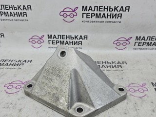 кронштейн двигателя BMW 6 серия F06/F12/F13 2012, 4.4 л., N63 B44 B, бензин, АКПП, alpinweiss 3 (300), хетчбэк 5 дв., задний привод, правый руль, 22116775903, 6775903