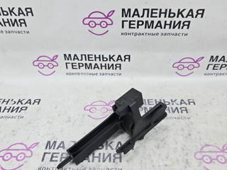 кронштейн радиатора BMW M5 F10 2012, 4.4 л., S63 B44 B, бензин, робот, 300 alpinweiss 3, седан, задний привод, правый руль, 17217844263, 7844263