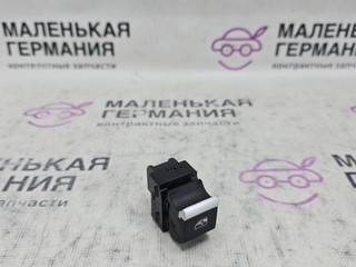 кнопка стеклоподъемника двери передней левой Audi A4 B9 2017, 2.0 л., CVKB, бензин, МКПП, s9/x5q синий металлик, седан, передний привод, правый руль, 4M0959855