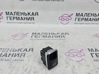 кнопка стеклоподъемника двери задней правой Mercedes-Benz GLA-Класс X156 2014, 2.0 л., M 270.920, бензин, робот, белый calcite white (650u), хетчбэк 5 дв., полный привод, правый руль, A2049058102