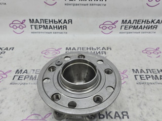 ступица передняя Mercedes-Benz C-Класс W205/S205/C205 W205.042 2014, 2.0 л., M 274.920, бензин, АКПП, 755 серый, седан, задний привод, правый руль, A2053340400