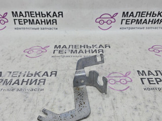 кронштейн (крепление) Volkswagen Golf GTI 6 поколение 2011, 2.0 л., CCZB, бензин, робот, b4/b9a белый, хетчбэк 5 дв., передний привод, правый руль, 1K0611841F