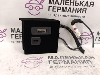 разъем AUX / USB Mercedes-Benz E-Класс W212/S212/C207/A207 W212 2012, 1.8 л., M 271.860, бензин, АКПП, 040 черный, седан, задний привод, правый руль, A2128210911