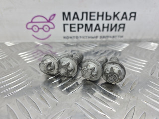 Комплект болтов Mercedes-Benz GLA-Класс X156 2014, 2.0 л., M 270.920, бензин, робот, белый calcite white (650u), хетчбэк 5 дв., полный привод, правый руль, A0029901603