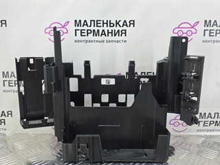 кронштейн блока управления BMW 5 серия G30/G31 G30 2017, 2.0 л., B47 D20 A, дизель, АКПП, black sapphire metallic (475), седан, задний привод, правый руль, 12908584651, 8584651