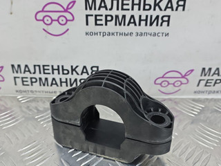 крепление стабилизатора / втулки стабилизатора BMW 5 серия G30/G31 G30 2017, 2.0 л., B47 D20 A, дизель, АКПП, black sapphire metallic (475), седан, задний привод, правый руль, 6861472, 31356861471, 6861471, 31356861472