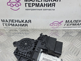 моторчик стеклоподъемника задний правый Volkswagen Golf GTI 6 поколение 2011, 2.0 л., CCZB, бензин, робот, b4/b9a белый, хетчбэк 5 дв., передний привод, правый руль, 5K0959795, 5K0959704D