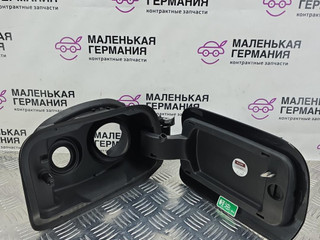 лючок топливного бака BMW 5 серия G30/G31 G30 2017, 2.0 л., B47 D20 A, дизель, АКПП, black sapphire metallic (475), седан, задний привод, правый руль, 7387934, 51177391833, 7391833, 51917387934