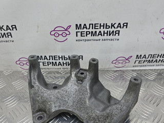 кронштейн КПП BMW 5 серия F07/F10/F11 F11 2010, 2.5 л., N52 B25 AF, бензин, АКПП, универсал, задний привод, правый руль, 22326777611, 6777611