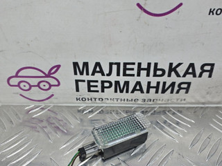 фонарь салона (плафон) Volkswagen Passat CC 1 поколение [рестайлинг] 2013, 2.0 л., CCZB, бензин, робот, z2/h5x синий металлик, седан, передний привод, правый руль, 8J0947409