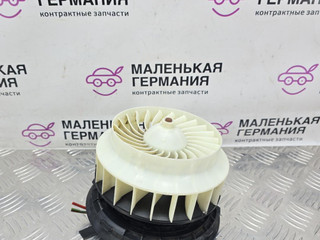 моторчик печки Mercedes-Benz C-Класс W205/S205/C205 W205.042 2014, 2.0 л., M 274.920, бензин, АКПП, 755 серый, седан, задний привод, правый руль, 0130309002
