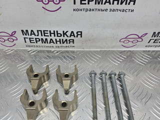крепление форсунки BMW 5 серия G30/G31 G30 2017, 2.0 л., B47 D20 A, дизель, АКПП, black sapphire metallic (475), седан, задний привод, правый руль, 13537809798, 13537805256, 7809798, 7805256