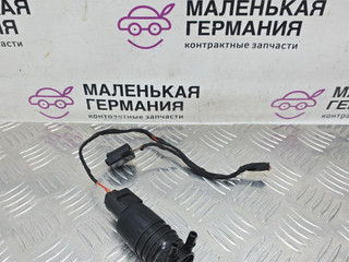 насос (моторчик) омывателя стекла BMW X5 F15 2014, 3.0 л., N57 D30 A, дизель, АКПП, белый, полный привод, правый руль, 67127388349, 7388349, 8373328, 8364516
