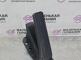 педаль Mercedes-Benz E-Класс W212 [рестайлинг] W212 2013, 2.0 л., M 274.920, бензин, АКПП, 775 iridiumsilber, седан, задний привод, правый руль, A2043000004, A2043000082, A2043000100