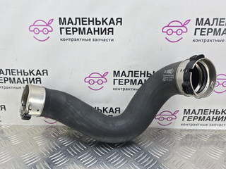 патрубок интеркулера Mercedes-Benz E-Класс W212 [рестайлинг] W212 2013, 2.0 л., M 274.920, бензин, АКПП, 775 iridiumsilber, седан, задний привод, правый руль, A2045284582
