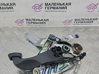 рычаг ручного тормоза (ручника) Mercedes-Benz E-Класс W212 [рестайлинг] W212 2013, 2.0 л., M 274.920, бензин, АКПП, 775 iridiumsilber, седан, задний привод, правый руль, A204427142, 212420008, A2124200384