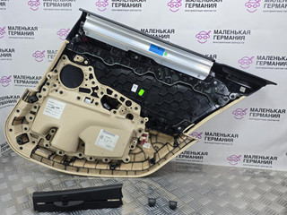 шторка двери BMW 5 серия G30/G31 G30 2018, 2.0 л., B48 B20 A, бензин, АКПП, черный 475, седан, задний привод, правый руль, 7385056, 7385055, 51357385056, 51357385055, 7385394, 51357385394, 51357385393, 51427477153, 51427477154, 7477153, 7477154, 7385393