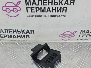 кронштейн (крепление) Mercedes-Benz E-Класс W212 [рестайлинг] W212 2013, 2.0 л., M 274.920, бензин, АКПП, 775 iridiumsilber, седан, задний привод, правый руль, 06825070