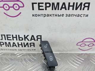 Кнопка блокировки двери Mercedes-Benz E-Класс W212/S212/C207/A207 W212 2012, 1.8 л., M 271.860, бензин, АКПП, 040 черный, седан, задний привод, правый руль, A2048706310