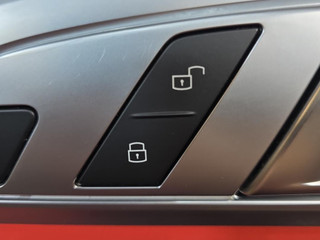 Кнопка блокировки двери BMW 8 серия G14/G15 G15 2021, 4.4 л., N63B44D, бензин, АКПП, черный, купе, полный привод, 5A95757, 61315A95757, 61317950563, 7950563