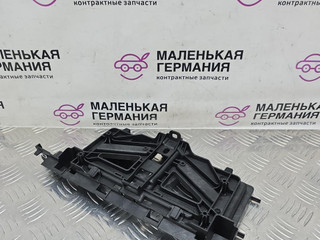 кронштейн (крепление) Audi A4 B9 2017, 2.0 л., CVKB, бензин, АКПП, 2y/s9r белый металлик, седан, передний привод, правый руль, 8W2919604A