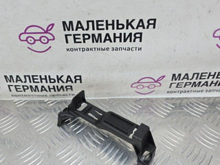 кронштейн (крепление) Audi A4 B9 2017, 2.0 л., CVKB, бензин, АКПП, 2y/s9r белый металлик, седан, передний привод, правый руль, 8W0907741