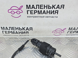 насос (моторчик) омывателя стекла Audi A4 B9 2017, 2.0 л., CVKB, бензин, МКПП, s9/x5q синий металлик, седан, передний привод, правый руль, 8K5955647, 1J0973202, 8P0973722