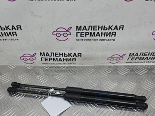амортизатор капота Audi A4 B9 2017, 2.0 л., CVKB, бензин, МКПП, s9/x5q синий металлик, седан, передний привод, правый руль, 8W0823359B