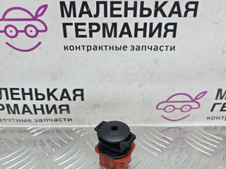 кронштейн радиатора Mercedes-Benz C-Класс W204 [рестайлинг] W204.048 2012, 1.8 л., M 271.860, бензин, АКПП, 149 белый, седан, задний привод, правый руль, A1695040114, A0009912195