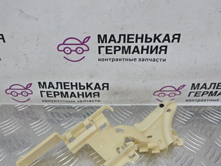 кронштейн (крепление) Volkswagen Passat CC 1 поколение [рестайлинг] 2013, 2.0 л., CCZB, бензин, робот, z2/h5x синий металлик, седан, передний привод, правый руль, 3C8839768B