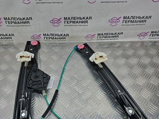 стеклоподъемник передний правый BMW 1 серия F20/F21 F20 2013, 3.0 л., N55 B30 A, бензин, АКПП, 300, u300 — alpinweiss iii, хетчбэк 5 дв., задний привод, правый руль, 51337281882, 7281882