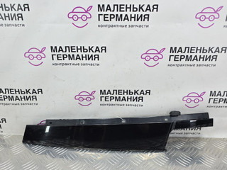 молдинг двери передней правой BMW 1 серия F20/F21 F20 2013, 3.0 л., N55 B30 A, бензин, АКПП, 300, u300 — alpinweiss iii, хетчбэк 5 дв., задний привод, правый руль, 51337276962, 7276962